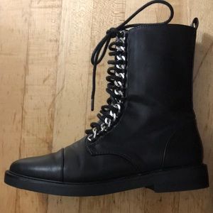 High Ankle boots